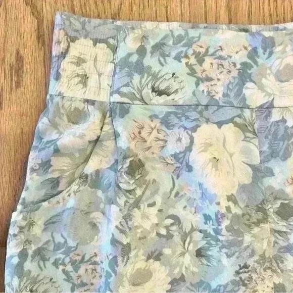 Aritzia Talula Floral Print Shorts High Rise Waist with Pockets Size Medium - Picture 5 of 11